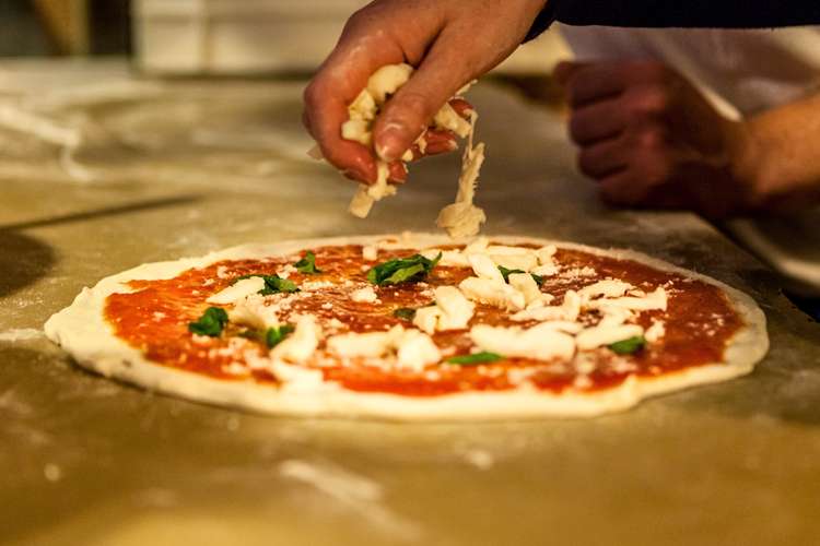 Esperienze indimenticabili a Napoli – Tour guidati, escursioni, degustazioni e avventure autentiche nel 2025