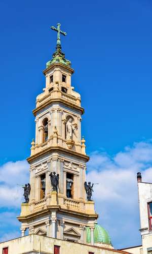 Acquista il tuo tour hop-on hop-off a Napoli – Biglietti ufficiali e percorso personalizzabile nel 2025 Prenota il tuo tour panoramico hop-on hop-off a Napoli, Italia – Biglietti ufficiali, percorsi flessibili e cancellazione gratuita nel 2025