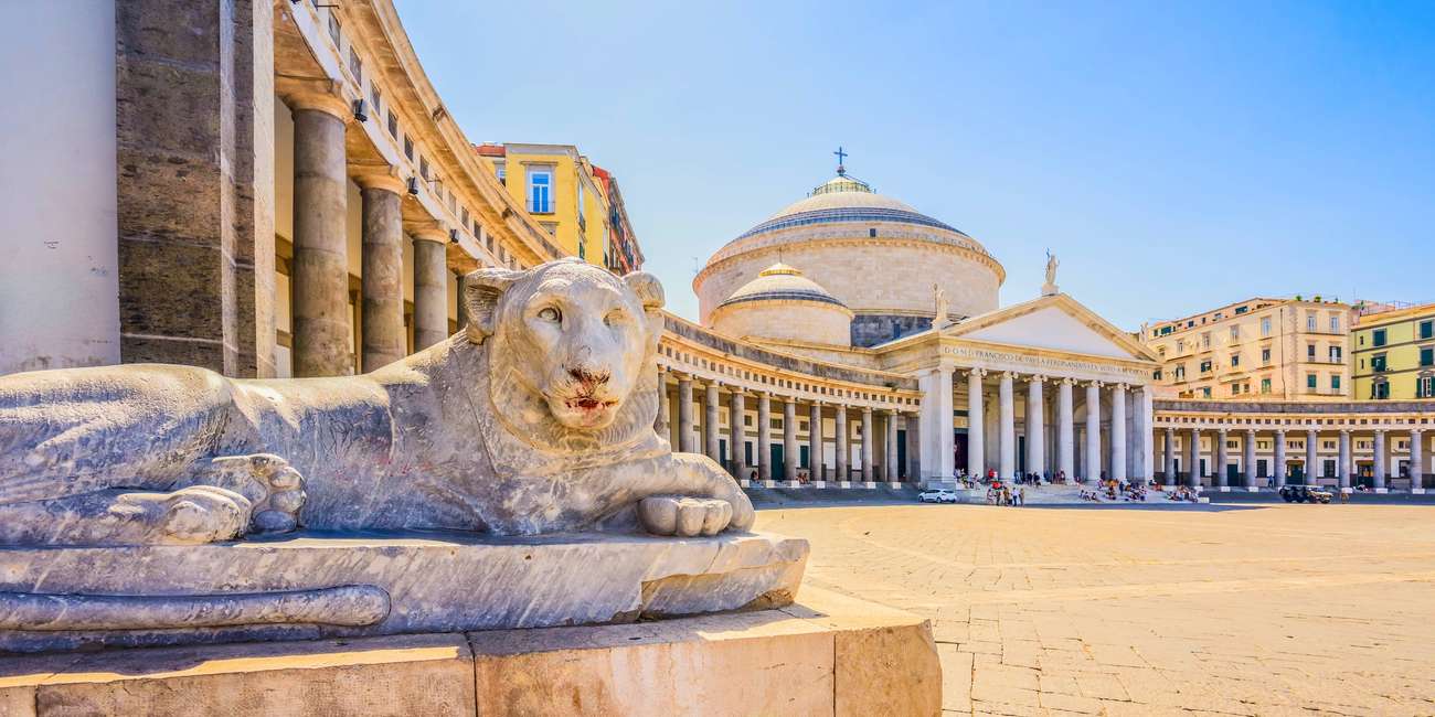 Tour in bus hop-on hop-off a Napoli – Monumenti iconici, panorami della città e attrazioni da non perdere nel 2025 Tour turistici in autobus a Napoli, Italia – Principali monumenti, attrazioni famose e tesori nascosti nel 2025