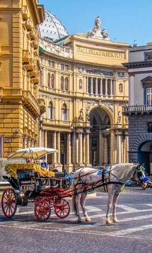 Scendi alle attrazioni, musei e monumenti di Napoli con un tour hop-on hop-off – Fermate comode e visita panoramica nel 2026