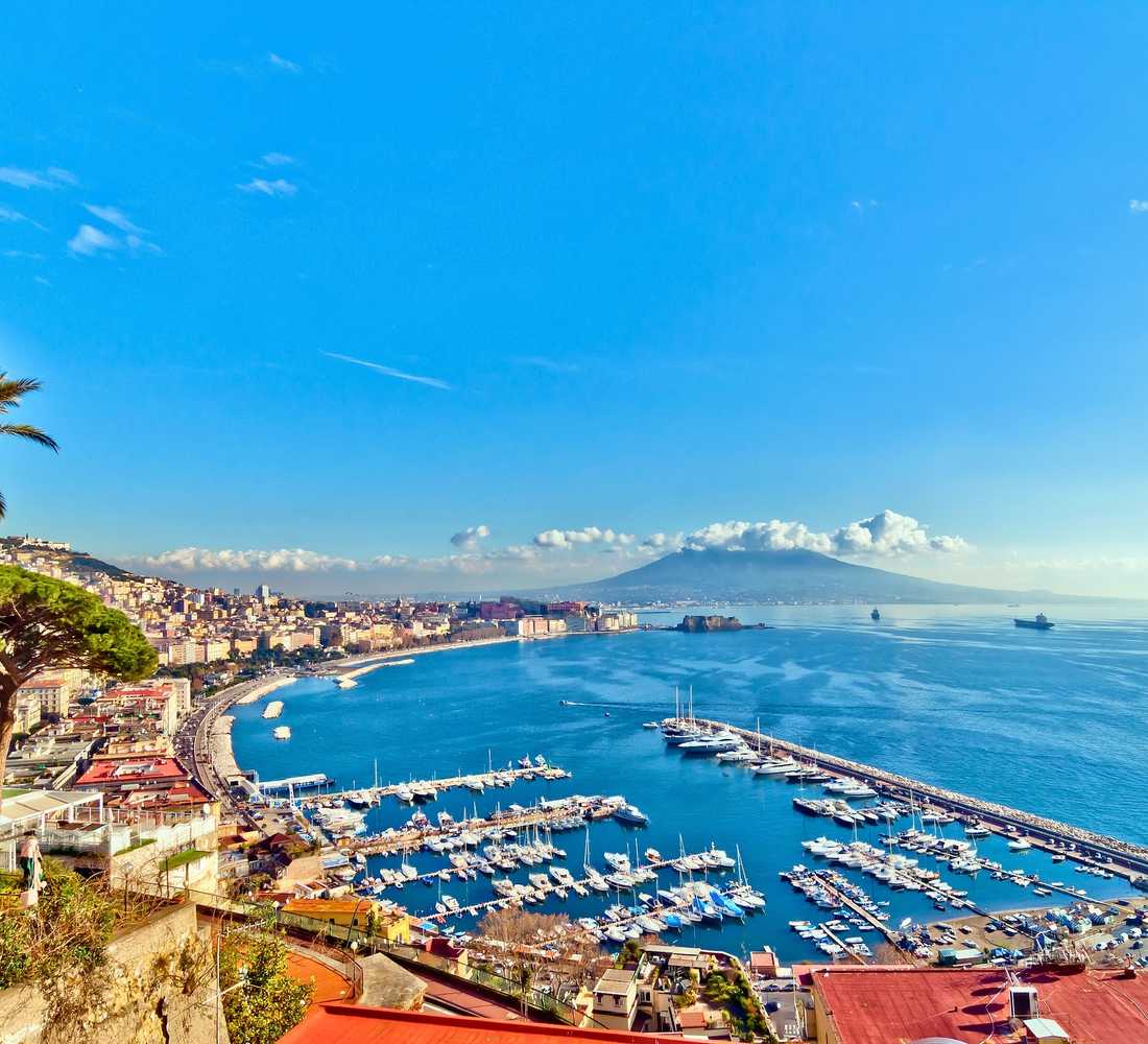 Tour Hop-on Hop-off a Napoli, Italia – Bus panoramici, principali attrazioni e cancellazione gratuita nel 2026